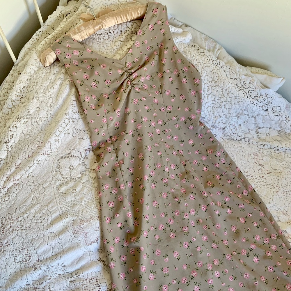 Northern reflections beige/gray pink floral maxi dress